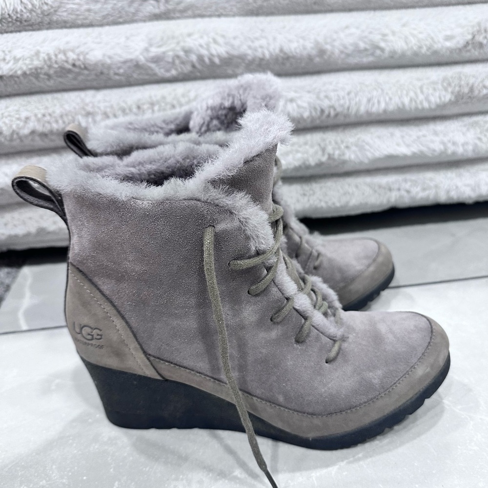 UGG Bridget Wedge Size 8